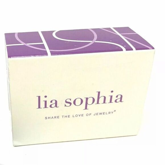 FREE pc of Lia Sophia with order of $50+ - Picture 2 of 3